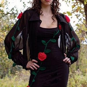 NWT Samantha pleet silk roses Enchantment Blouse - Black Persephone L